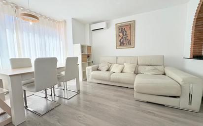 Sala d'estar de Dúplex en venda en Barberà del Vallès amb Aire condicionat, Calefacció i Terrassa
