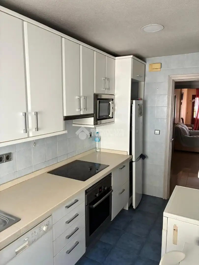 Cuina de Pis de lloguer en Murcia amb Aire condicionat, Terrassa i Traster