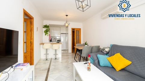 Foto 2 de Piso en venta en Calle Gonzalo de Berceo, La Zubia Ciudad, La Zubia