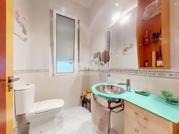 Bany de Casa o xalet en venda en A Cañiza   amb Calefacció, Jardí privat i Parquet