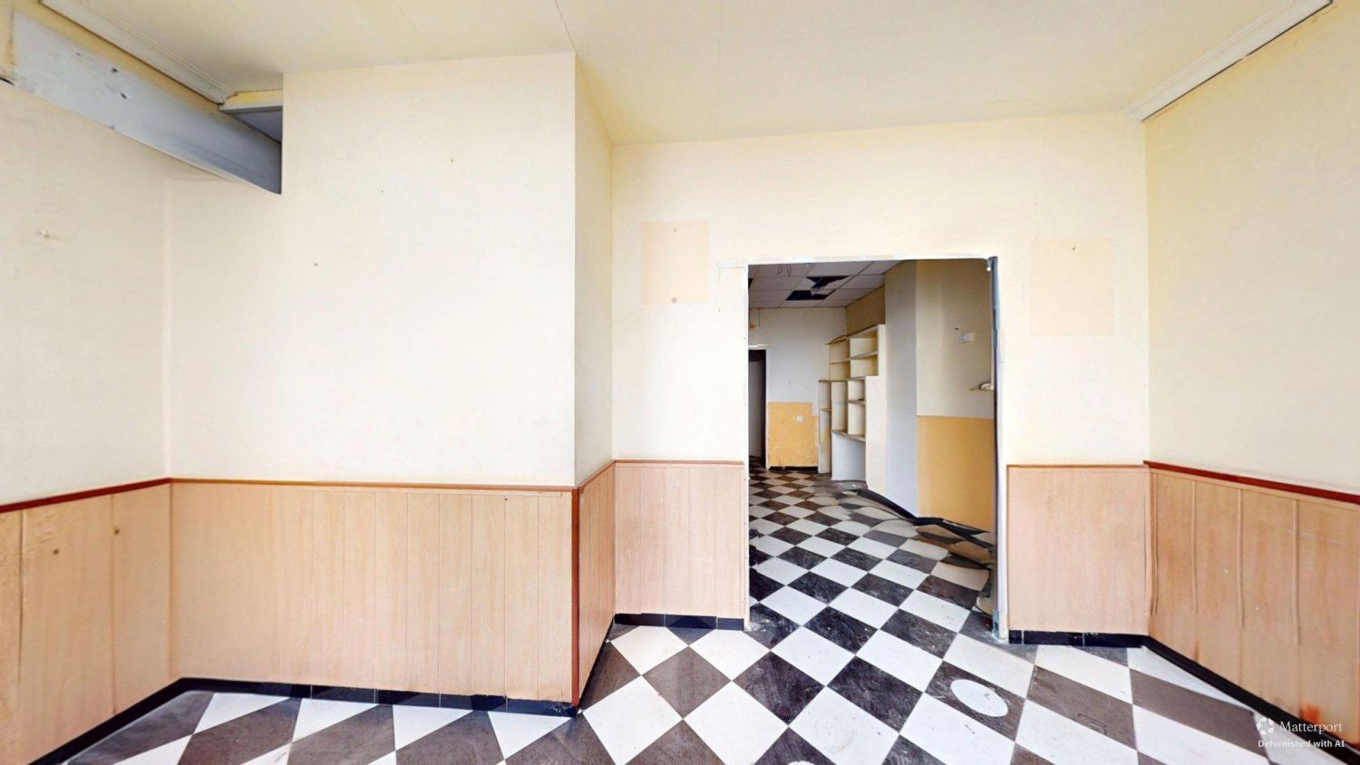 Premises for sale in  Sevilla Capital