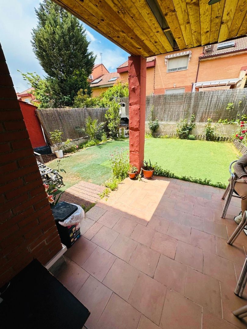 Garden of House or chalet for sale in Meco  with Air Conditioner, Heating and Private garden