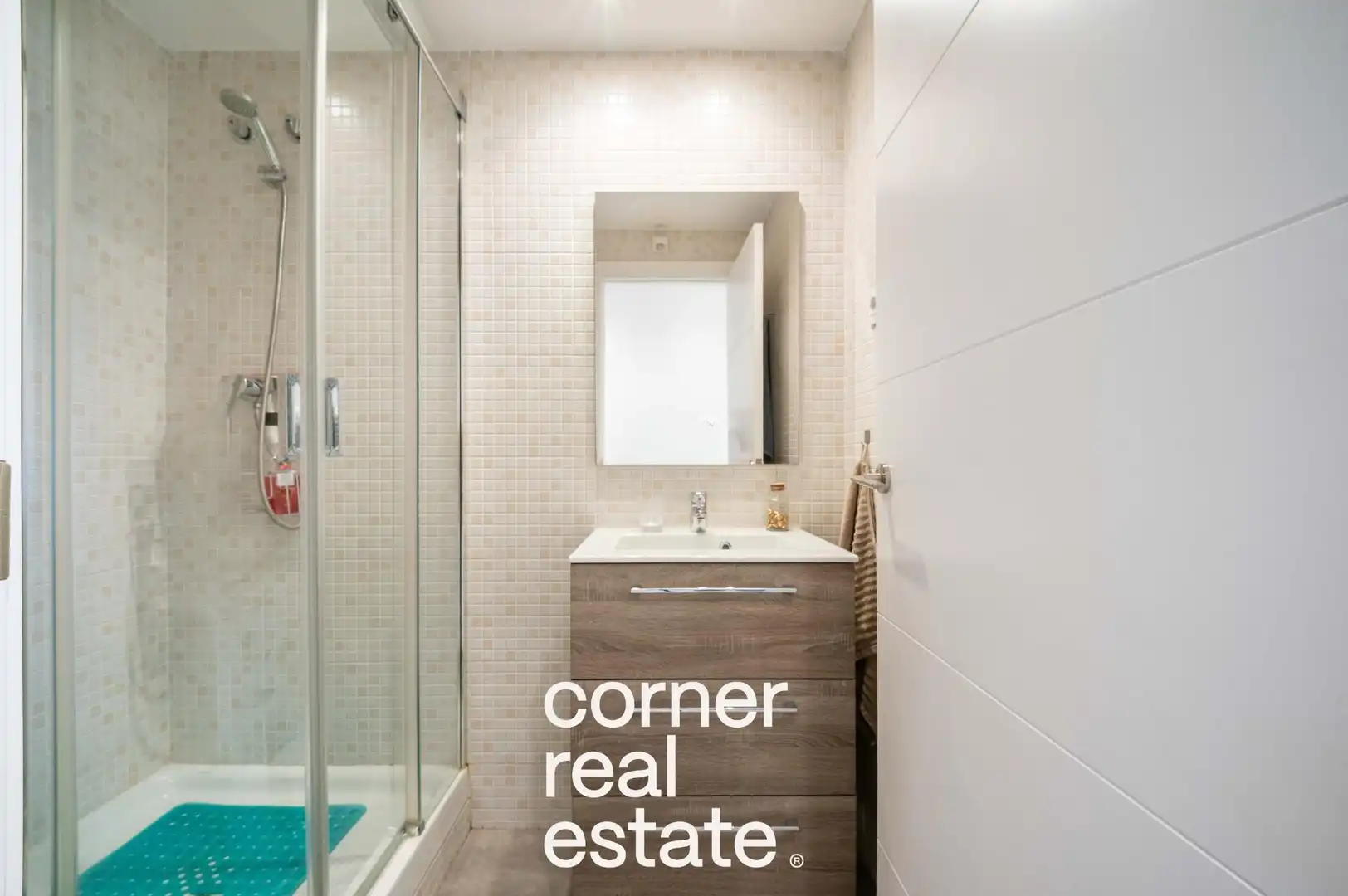 Bathroom of Ground floor for sale in Sant Cugat del Vallès  with Heating, Parquet flooring and Terrace
