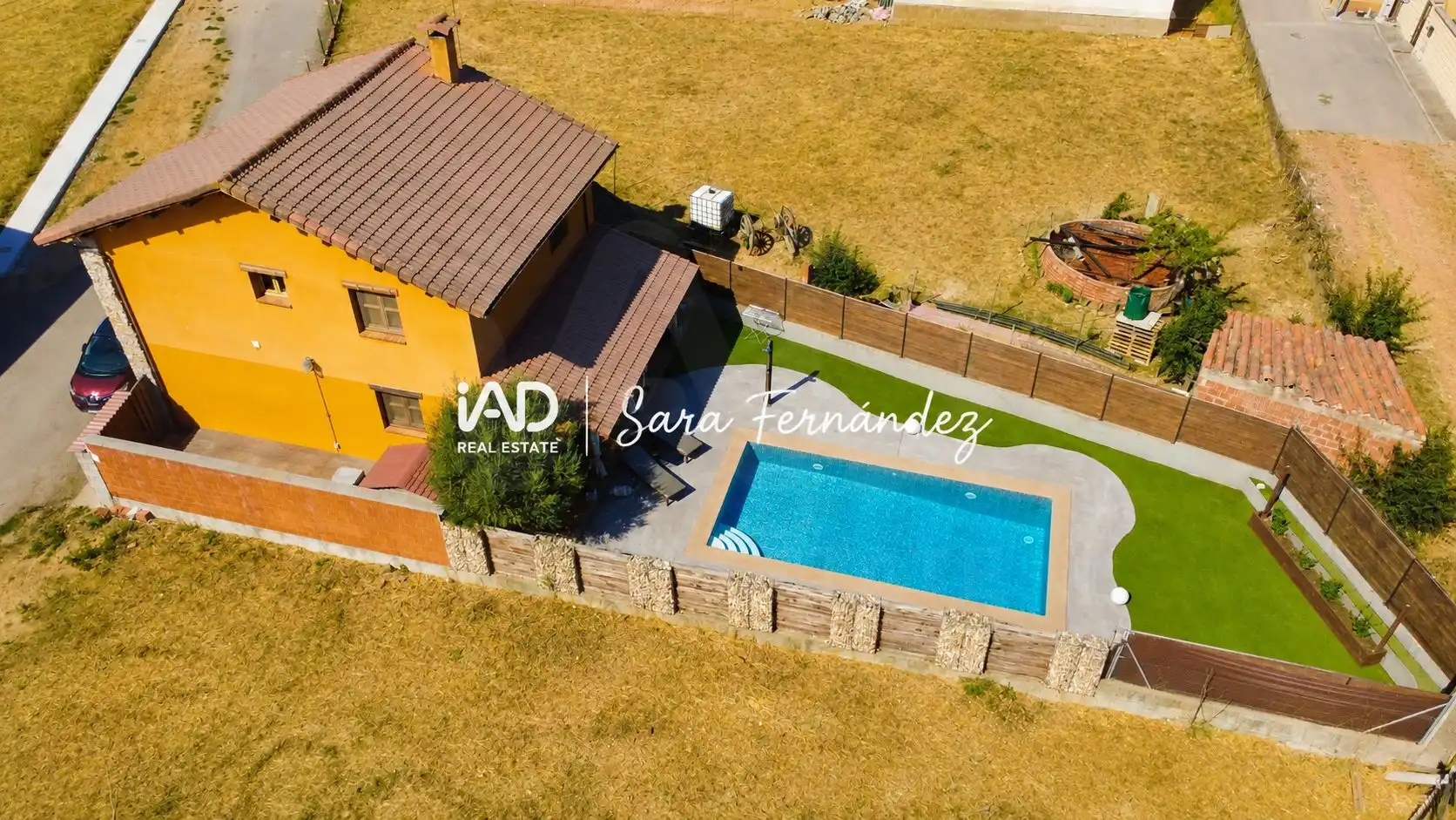 Swimming pool of Houses for sale in Sariegos  with Heating
