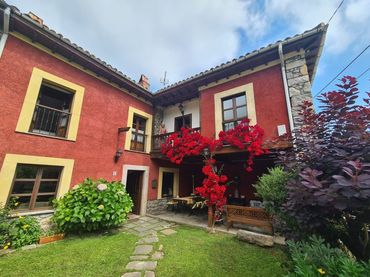 Casa amb jardí en venda a Posada - Barro