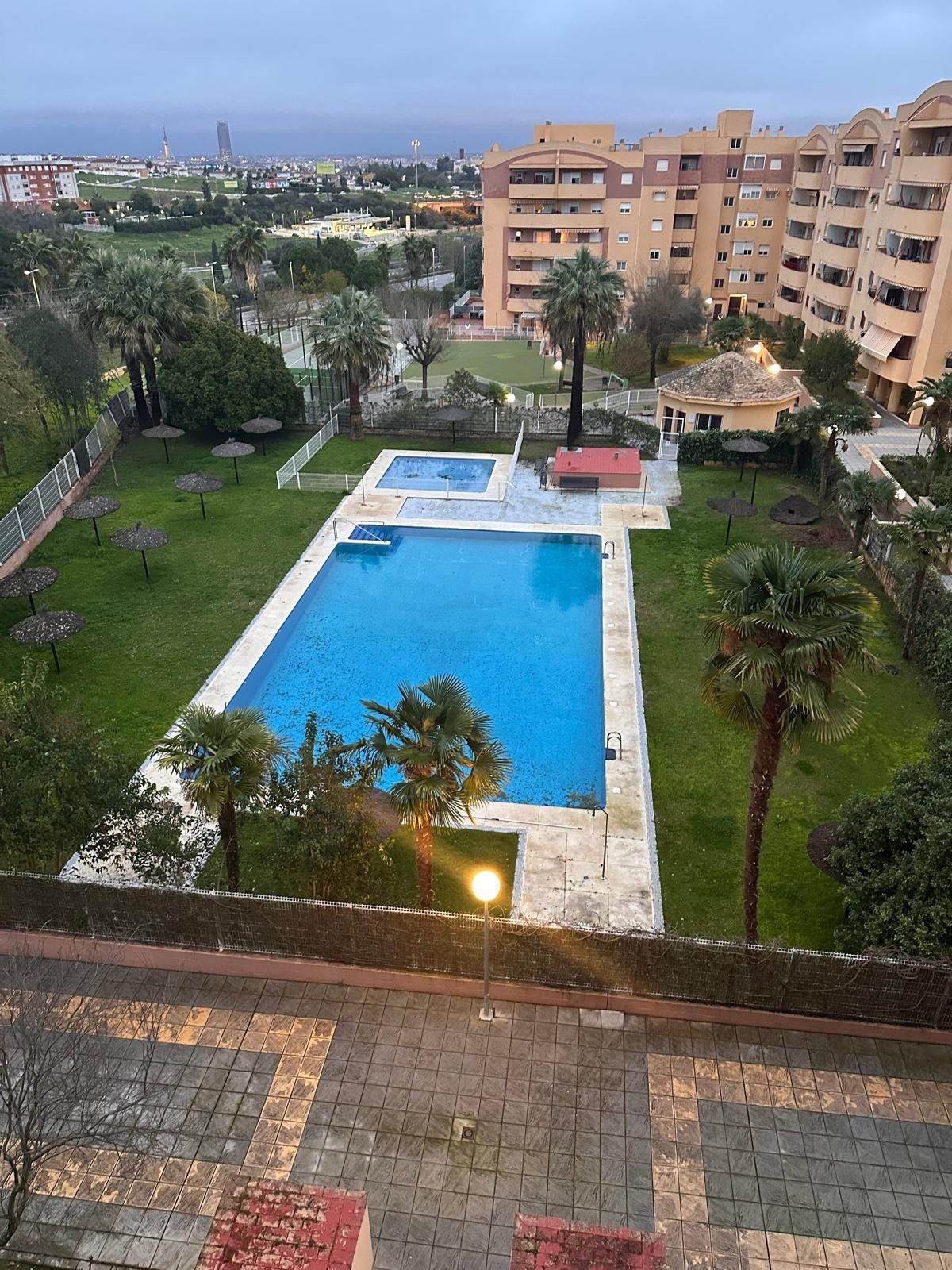 Swimming pool of Flat to rent in San Juan de Aznalfarache  with Air Conditioner, Heating and Terrace