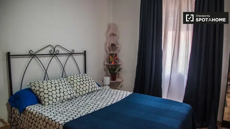 Bedroom of Flat for rent in Valencia  with Air Conditioner, Heating and Furnished