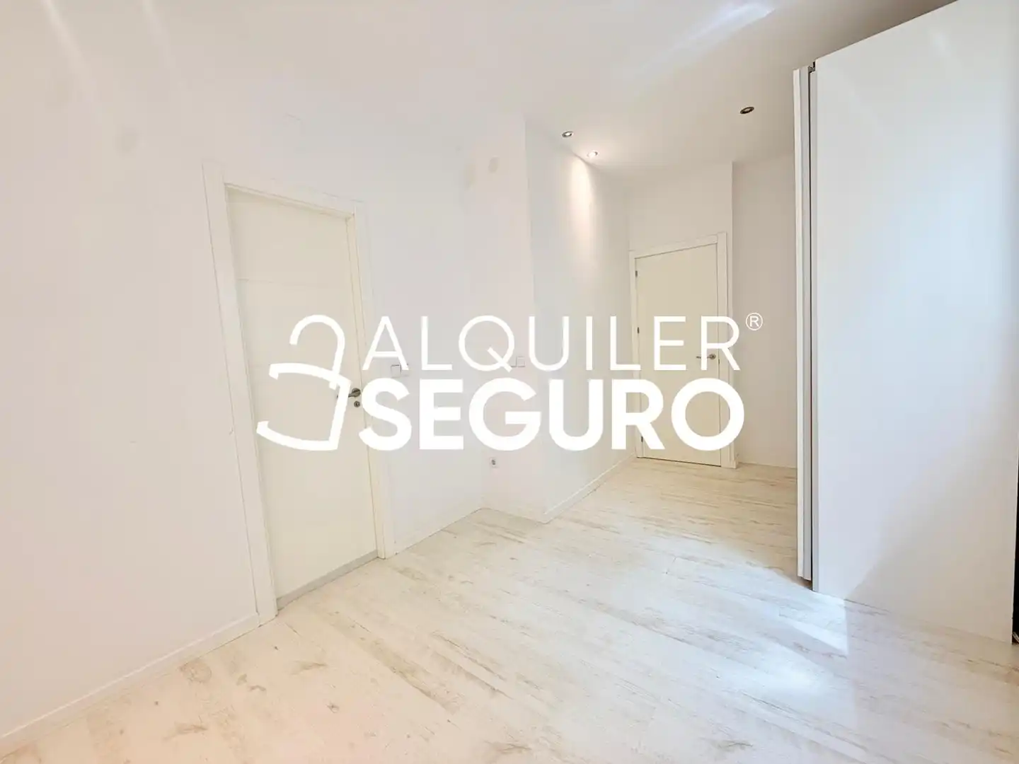 Bedroom of Flat for rent in Madrid  with Air Conditioner and Heating