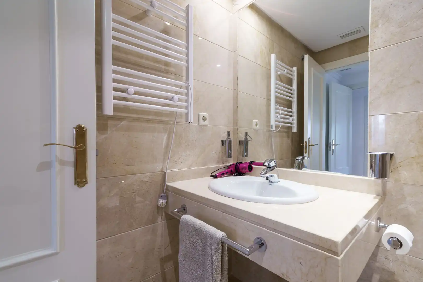 Bany de Planta baixa de lloguer en Marbella amb Terrassa, Piscina i Piscina comunitària