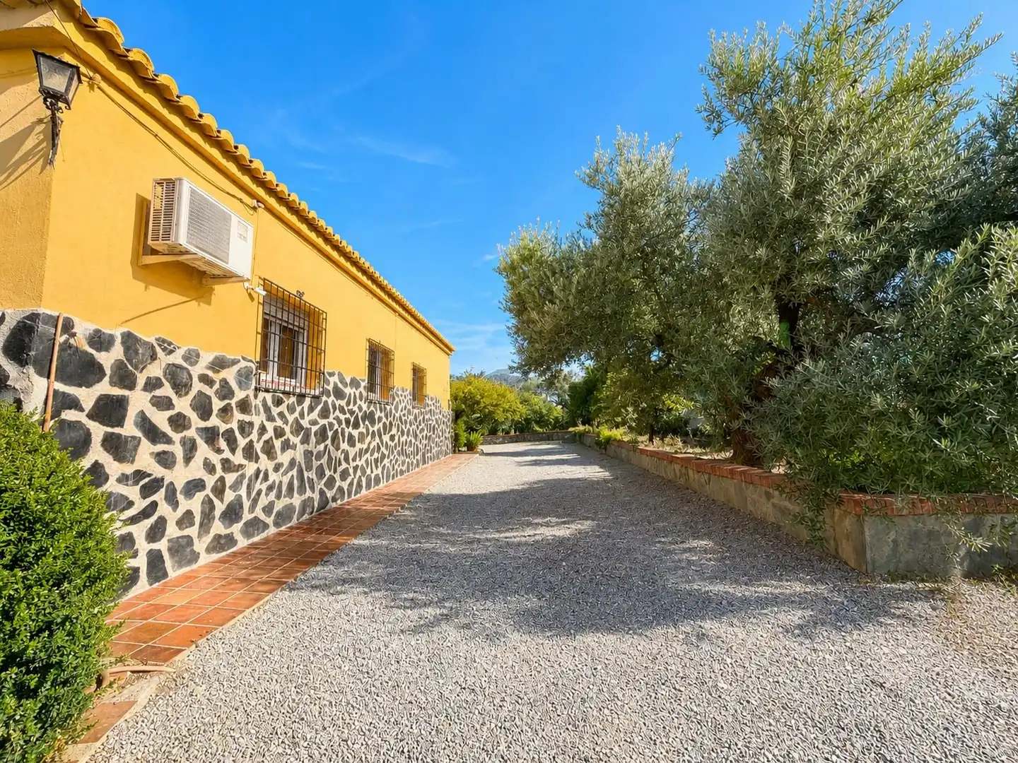 Vista exterior de Finca rústica en venda en Las Gabias amb Jardí privat, Terrassa i Traster