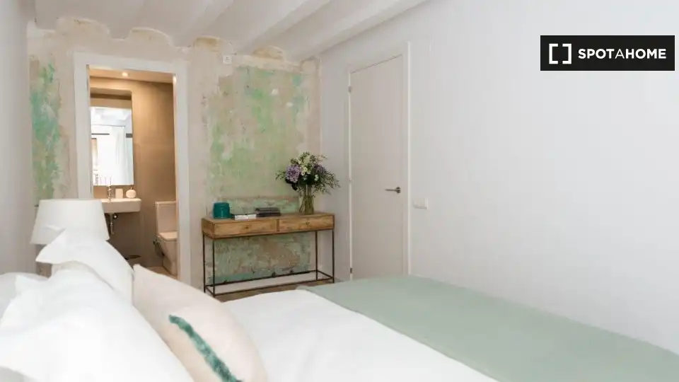 Flat with terrace to rent in Ciutat Vella, imagen 18