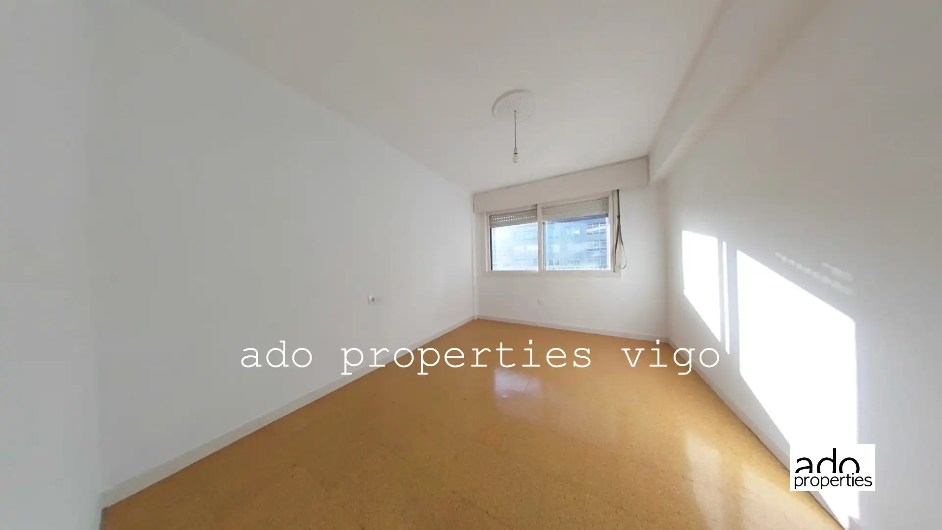 Habitación de Piso en venta en Vigo  con Terraza y Trastero