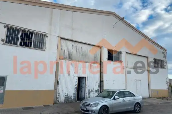 Industrial building to rent in Massanassa