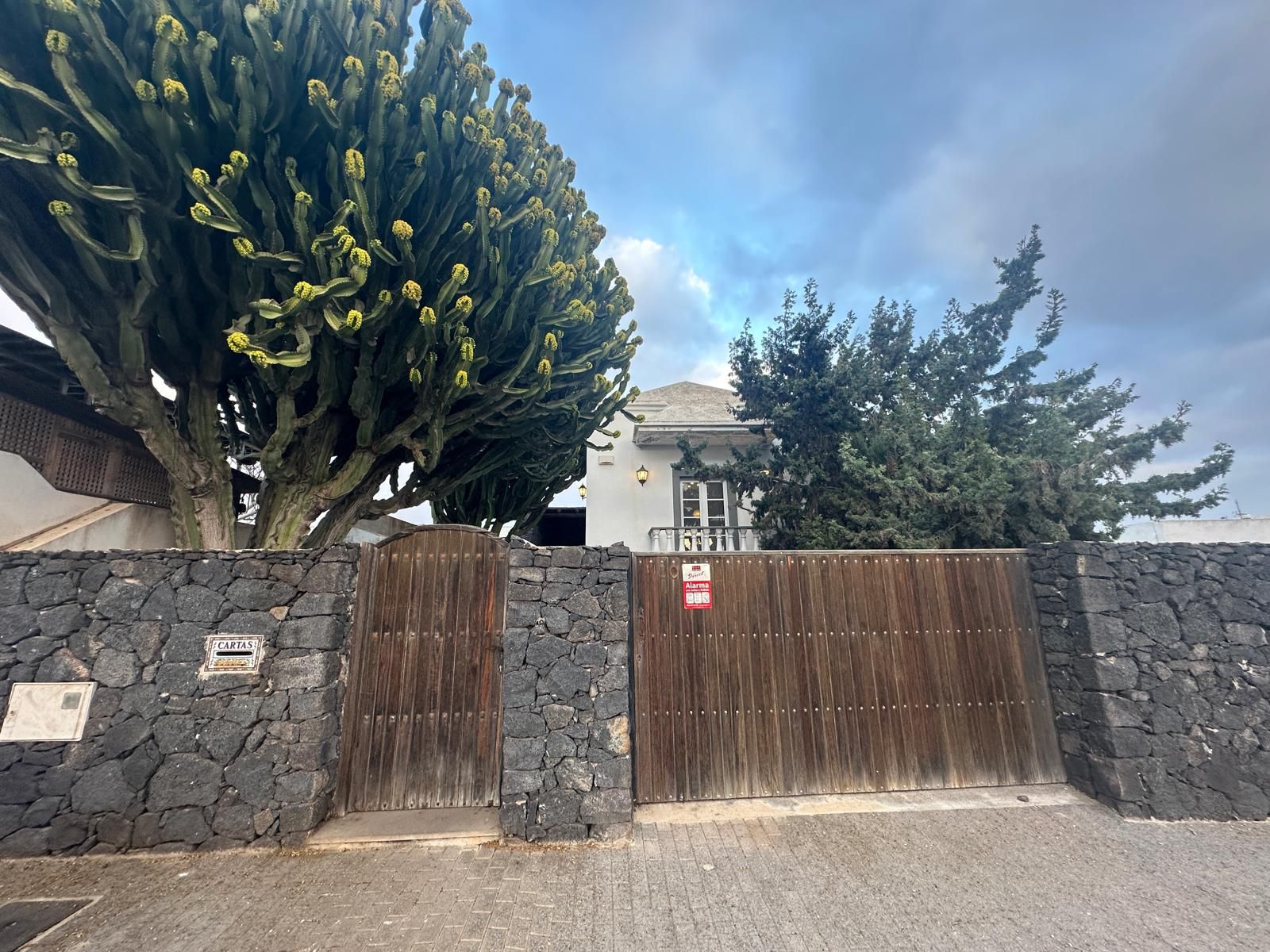 Exterior view of Flat for sale in Teguise