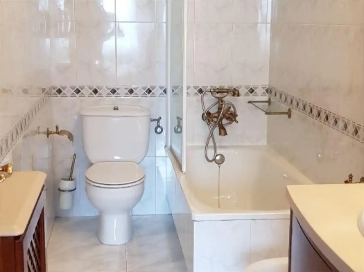 Baño de Piso de alquiler en Residencia - Abella