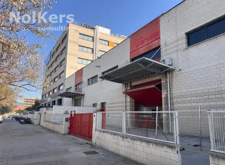 Exterior view of Industrial buildings for rent in  Barcelona Capital  with Heating