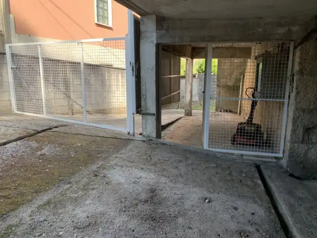 Aparcament de Casa o xalet en venda en Pontevedra Capital  amb Calefacció, Jardí privat i Traster
