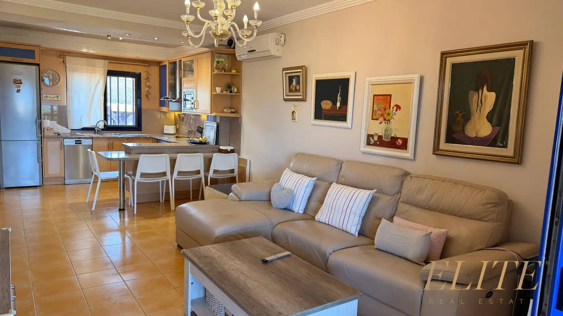 Living room of Detached homes for sale in San Bartolomé de Tirajana  with Air Conditioner, Heating and Private garden