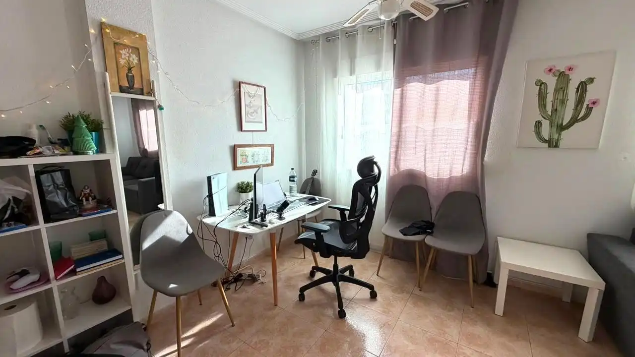 Sala de estar de Apartamento en venta en Torrevieja con Aire acondicionado y Amueblado