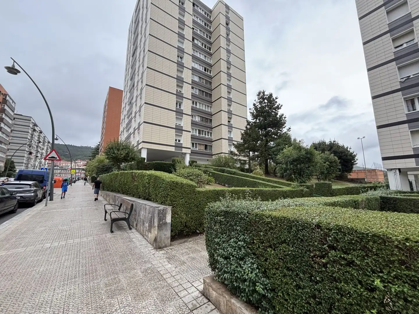 Vista exterior de Pis en venda en Bilbao  amb Calefacció, Terrassa i Balcó