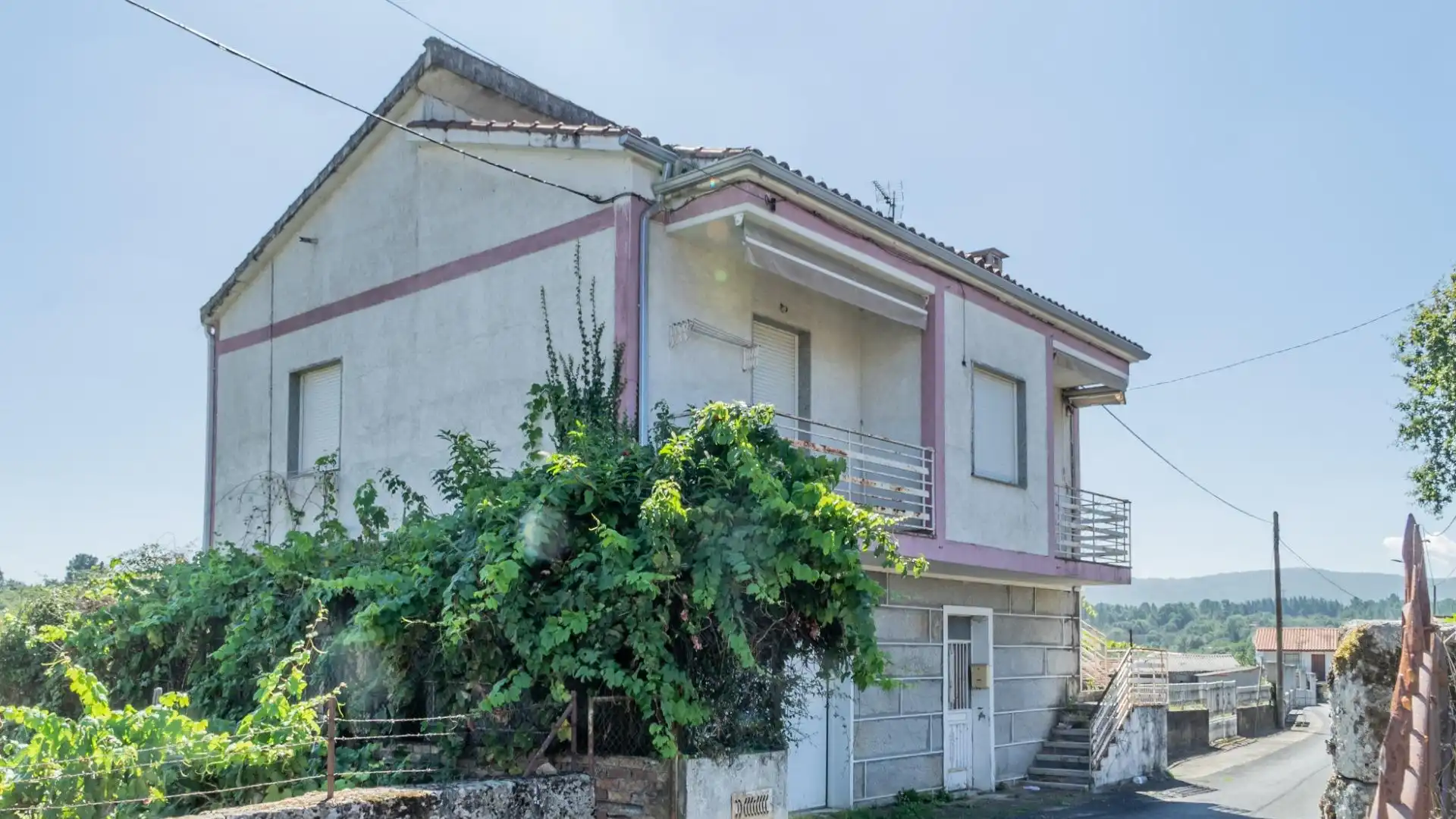 Exterior view of Houses for sale in San Cibrao das Viñas  with Parquet flooring and Terrace