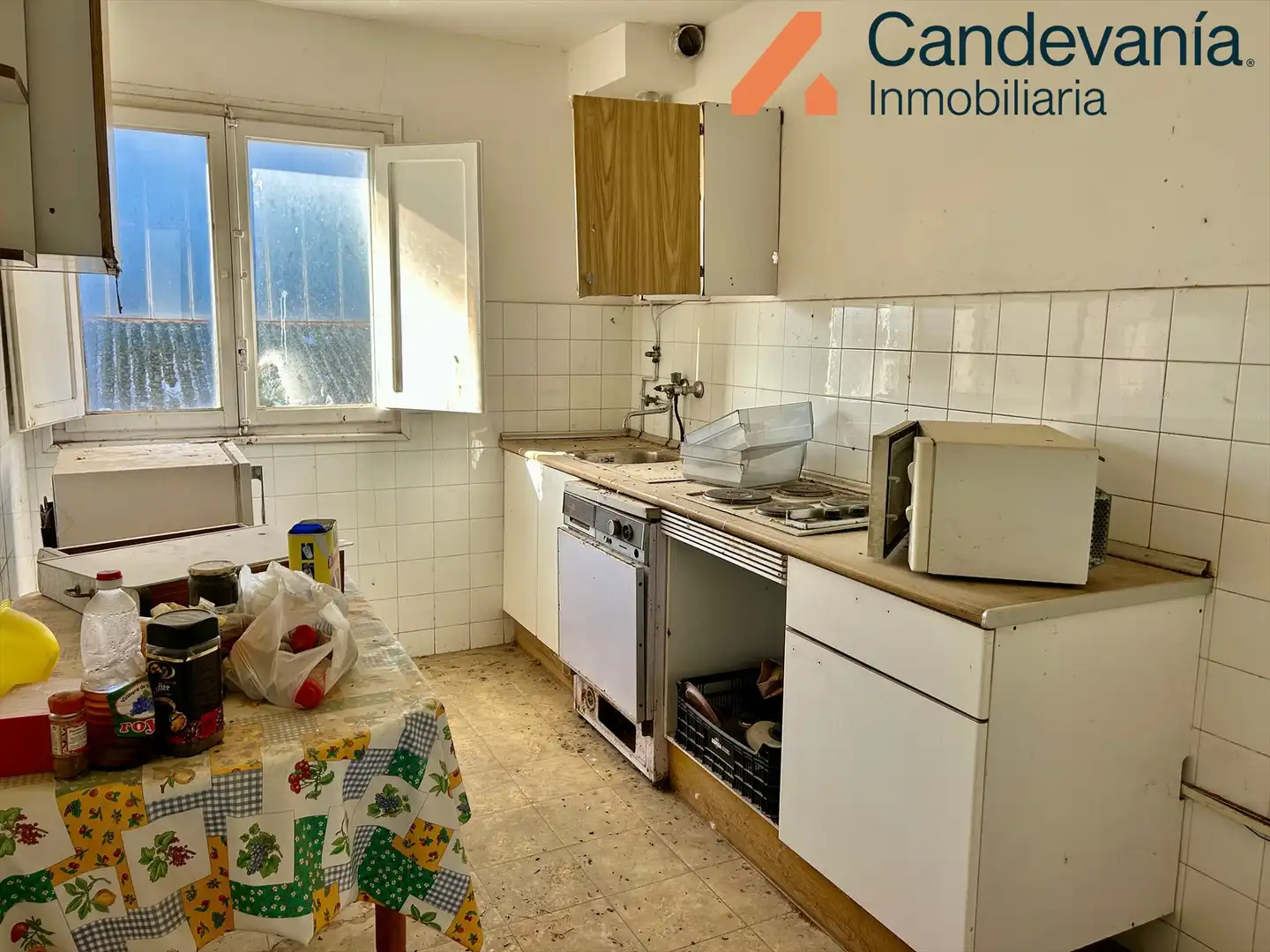 Cocina de Nave industrial en venta en Zuera
