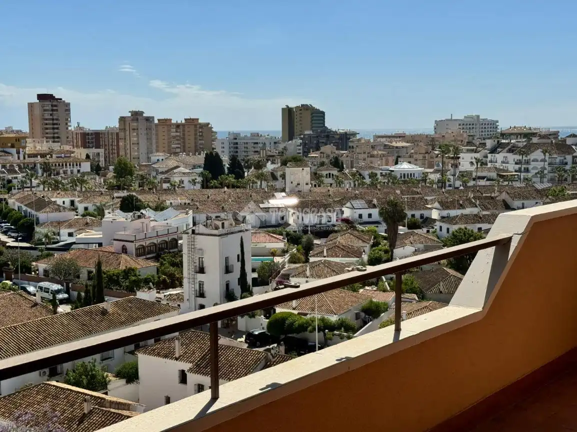 Vista exterior de Piso en venta en Fuengirola con Balcón