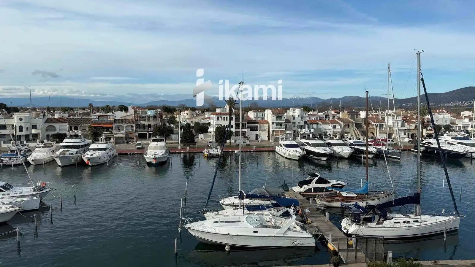 Dachboden zur Miete in Empuriabrava mit Klimaanlage, Heizung und Terrasse