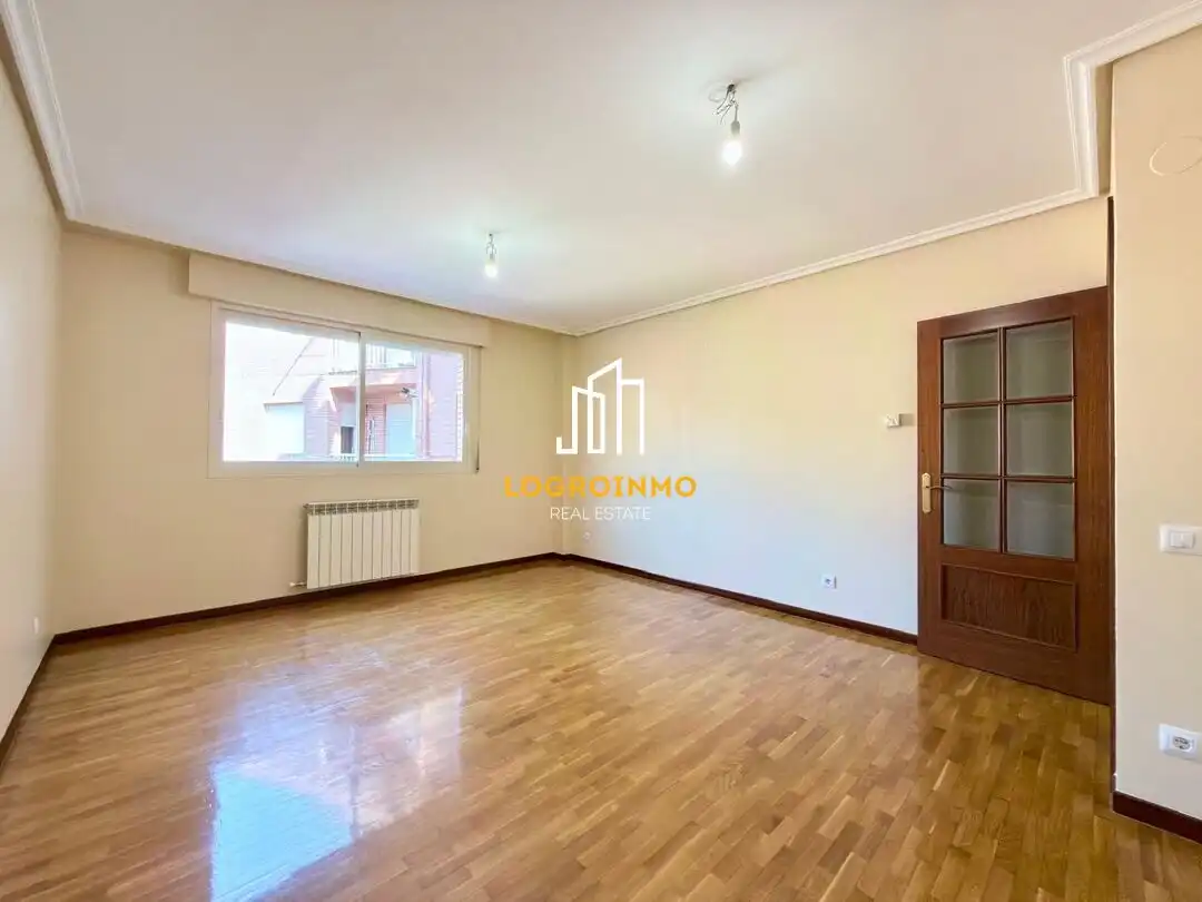 Living room of Flat for sale in Lardero  with Heating, Storage room and Furnished
