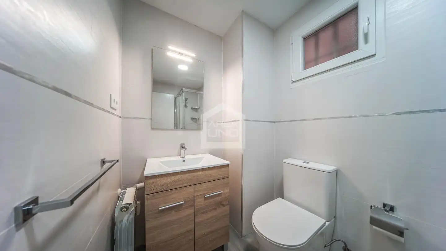 Baño de Planta baja en venta en Alcorcón con Aire acondicionado y Calefacción