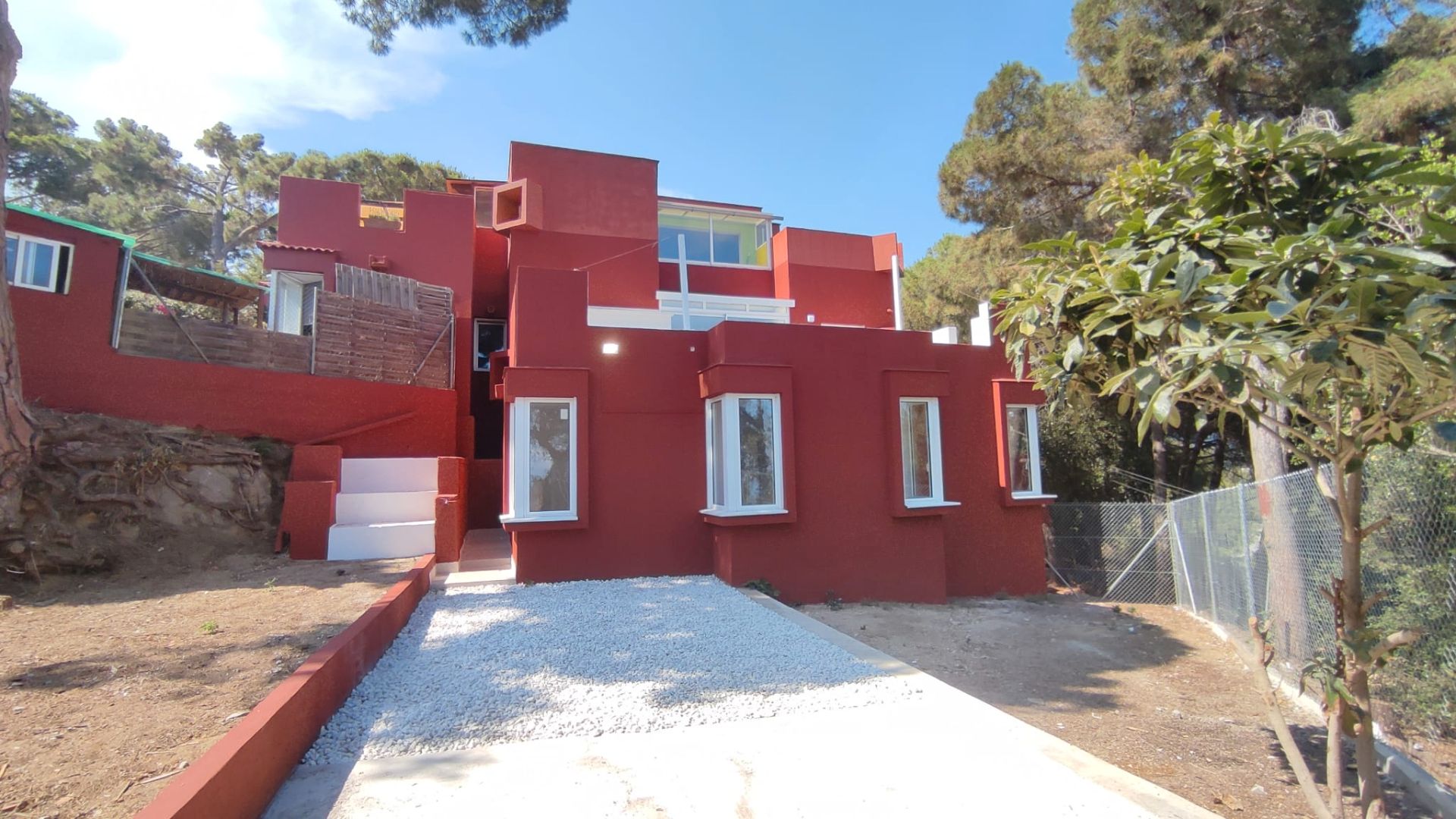 Vista exterior de Casa adosada en venda en Arenys de Munt amb Aire condicionat, Jardí privat i Terrassa