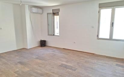 Flat for sale in Algemesí  with Air Conditioner