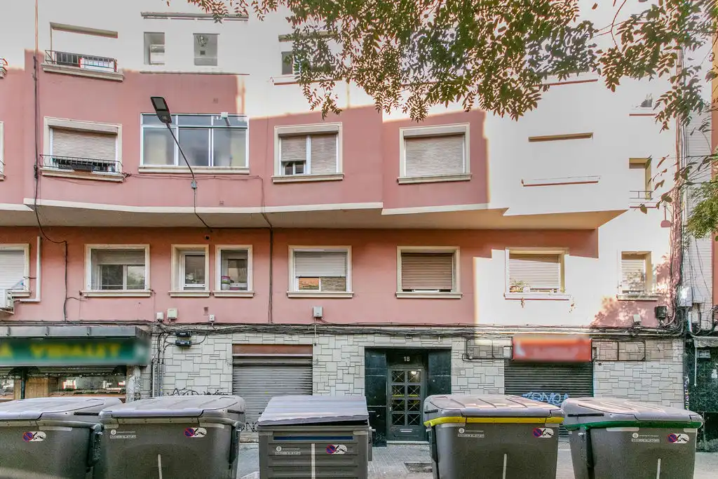 Vista exterior de Piso en venta en Can Serra - Pubilla Cases