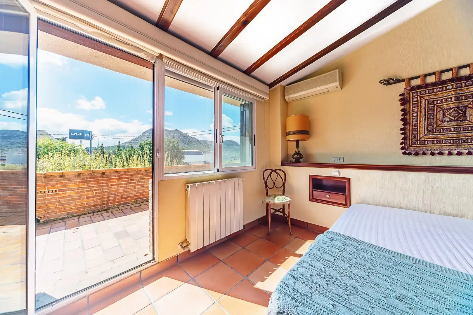 Habitación de Casa o chalet en venta en Elda con Calefacción, Jardín privado y Terraza