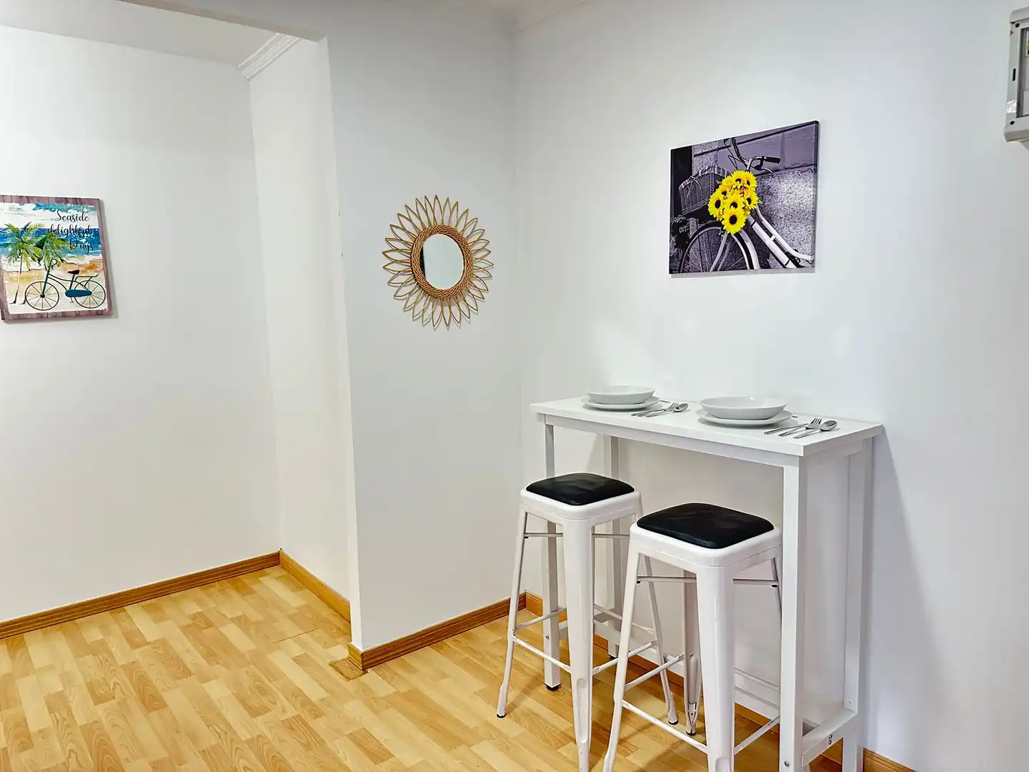 Room in Calle de San Asturio Serrano, 3, Reyes Católicos