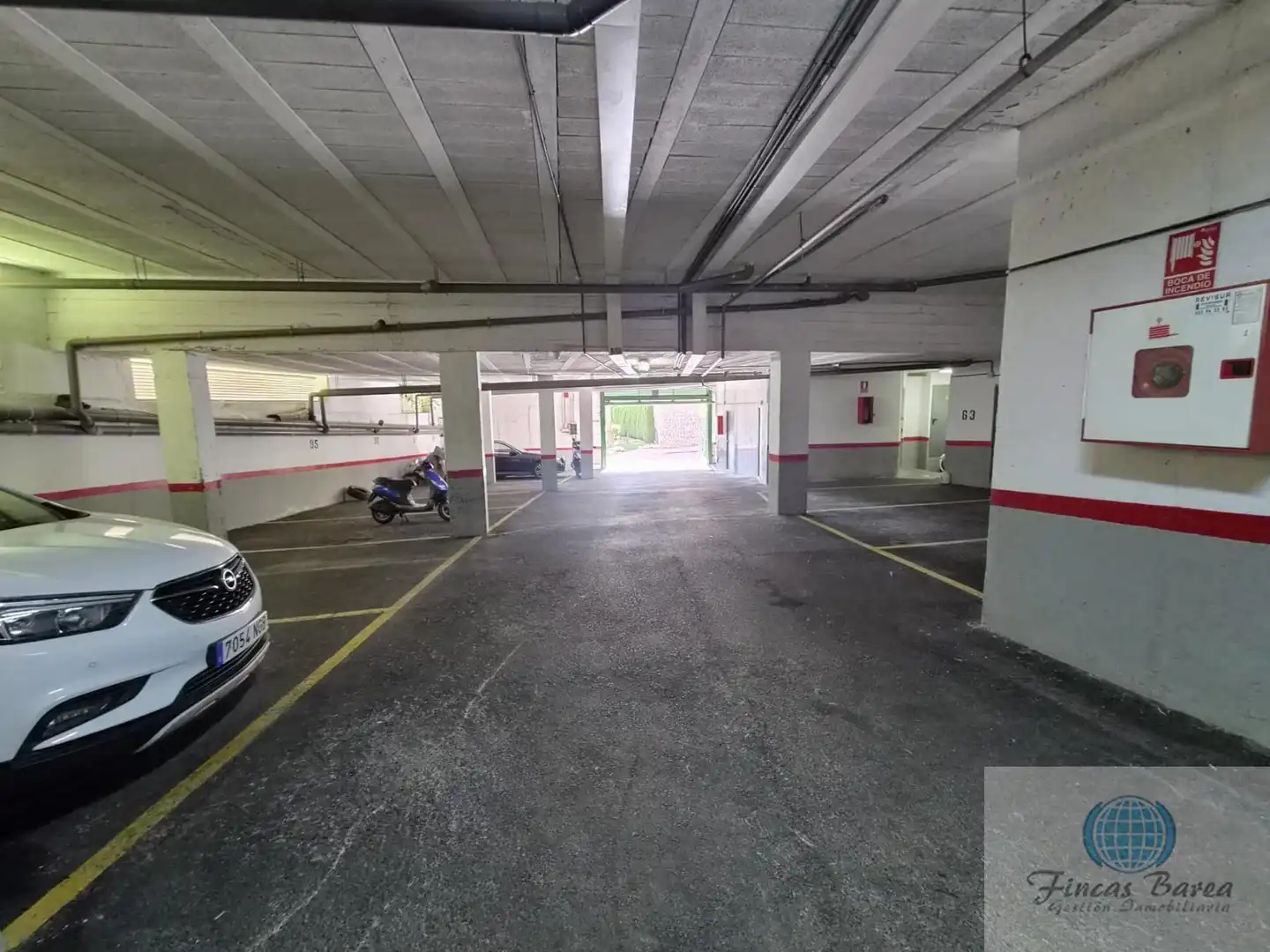 Parking de Piso en venta en Fuengirola con Aire acondicionado, Terraza y Piscina comunitaria