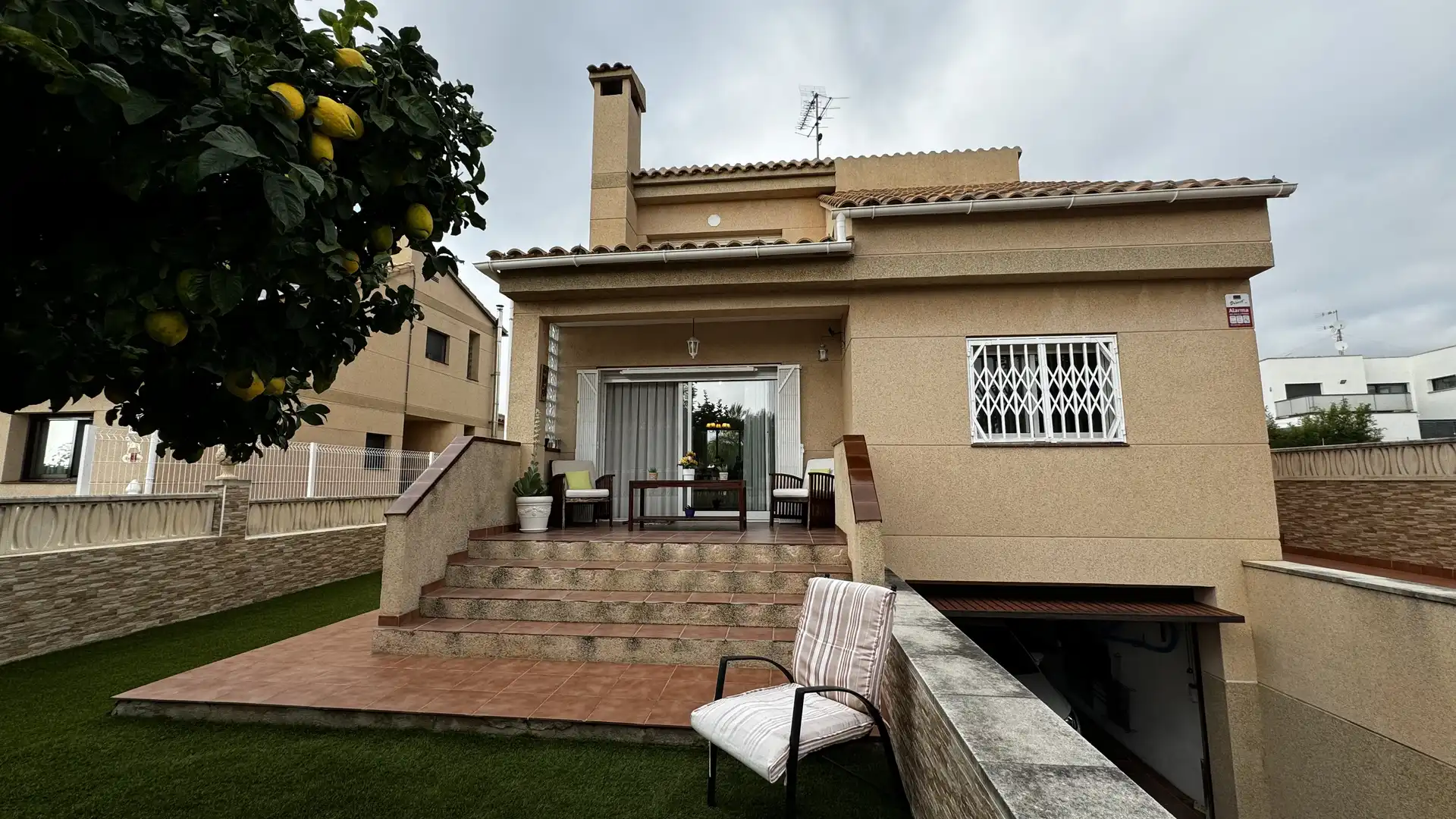 Vista exterior de Casa o xalet en venda en Creixell amb Aire condicionat, Calefacció i Jardí privat