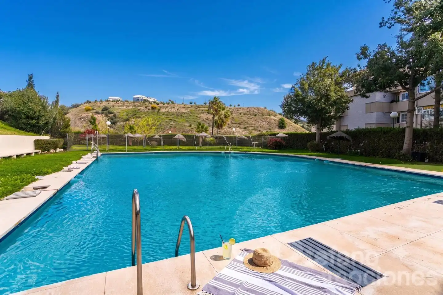 Piscina de Piso en venta en Málaga con Aire acondicionado, Calefacción y Terraza