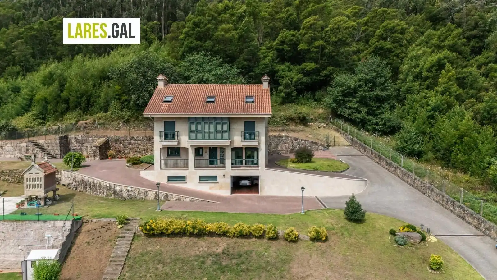 Außenansicht von Haus oder Chalet zum Verkauf in Cangas  mit Heizung, Terrasse und Möbliert