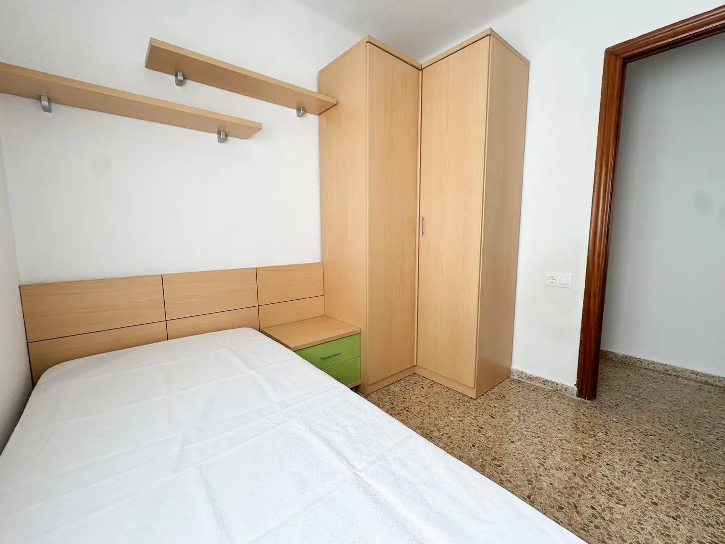 Habitación de Piso de alquiler en Catarroja con Aire acondicionado y Trastero
