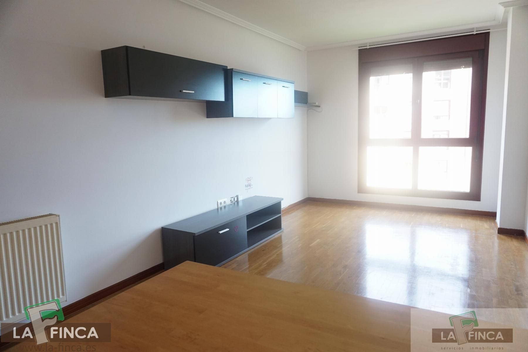 Piso en venta en Roces