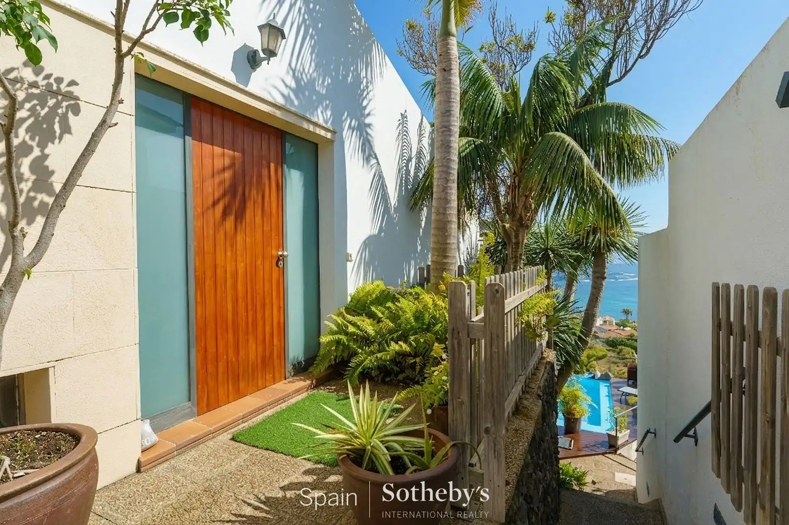Vista exterior de Casa o xalet en venda en Santa Úrsula amb Aire condicionat, Calefacció i Jardí privat