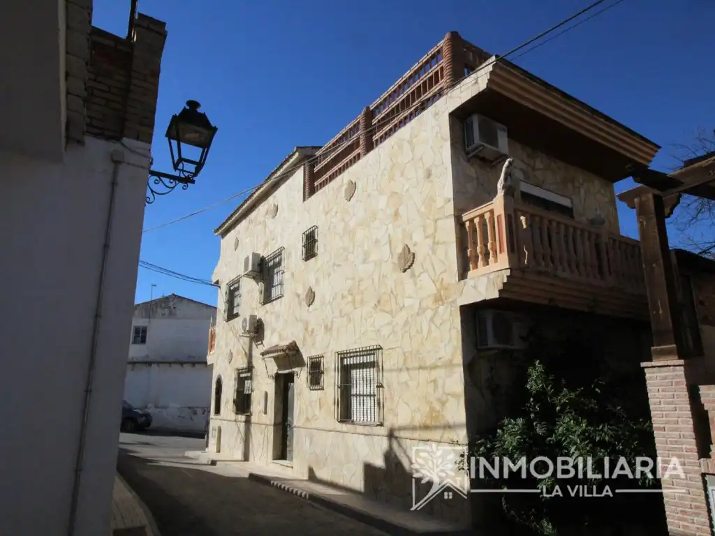 Vista exterior de Casa o xalet en venda en Alhaurín de la Torre amb Aire condicionat, Moblat i Rentadora