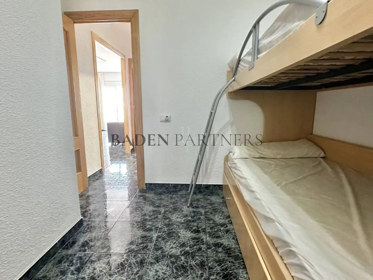 Habitación de Piso de alquiler en Vinaròs con Aire acondicionado, Terraza y Amueblado