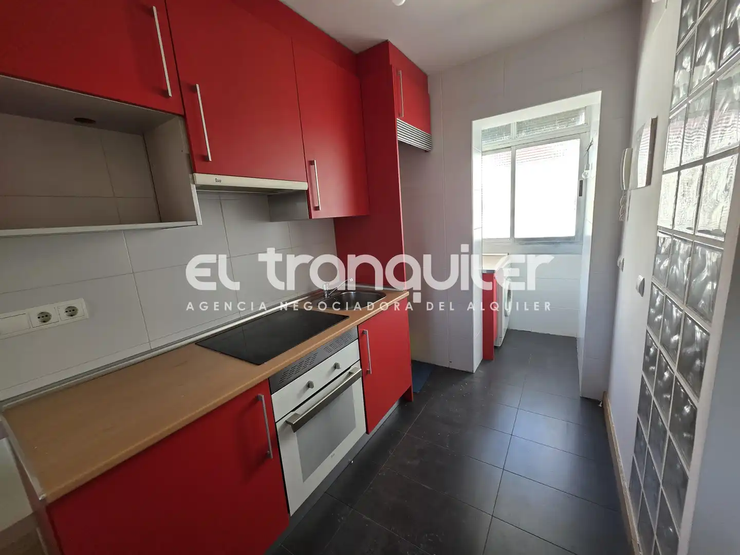 Kitchen of Flat for rent in Madrid  with Air Conditioner, Parquet flooring and Terrace