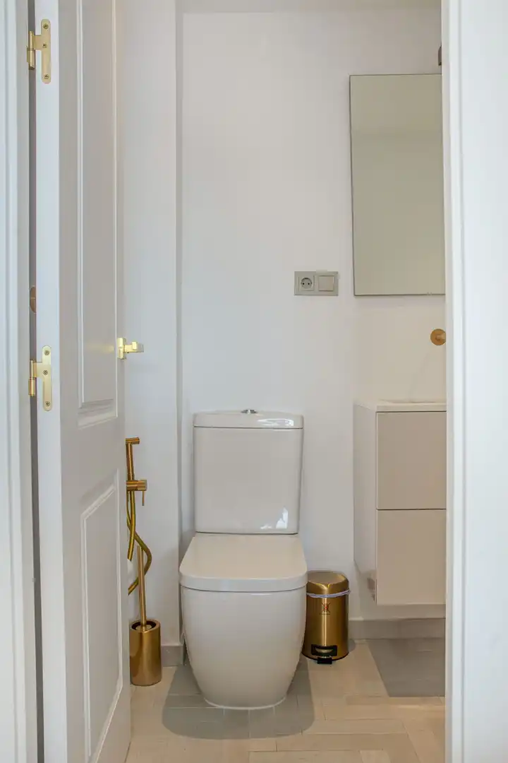 Badezimmer von Dachboden zur Miete in Marbella mit Klimaanlage, Möbliert und Fernseher
