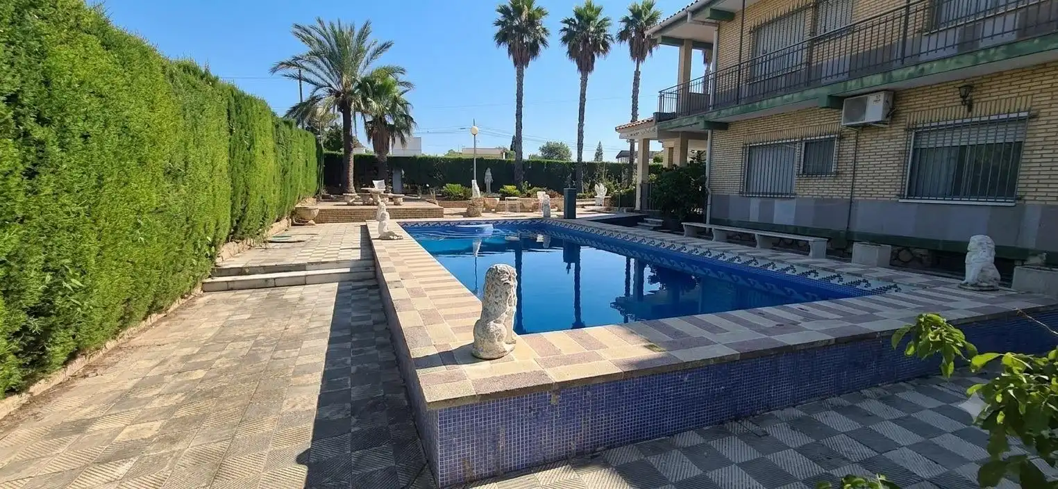 Detached house with terrace for sale in Montserrat, imagen 8