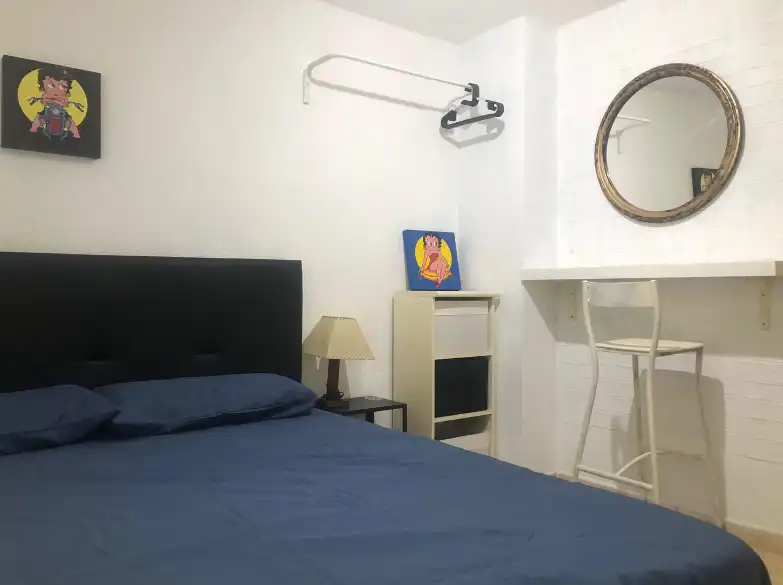 Habitación de Piso de alquiler en Valencia con Aire acondicionado, Amueblado y Horno
