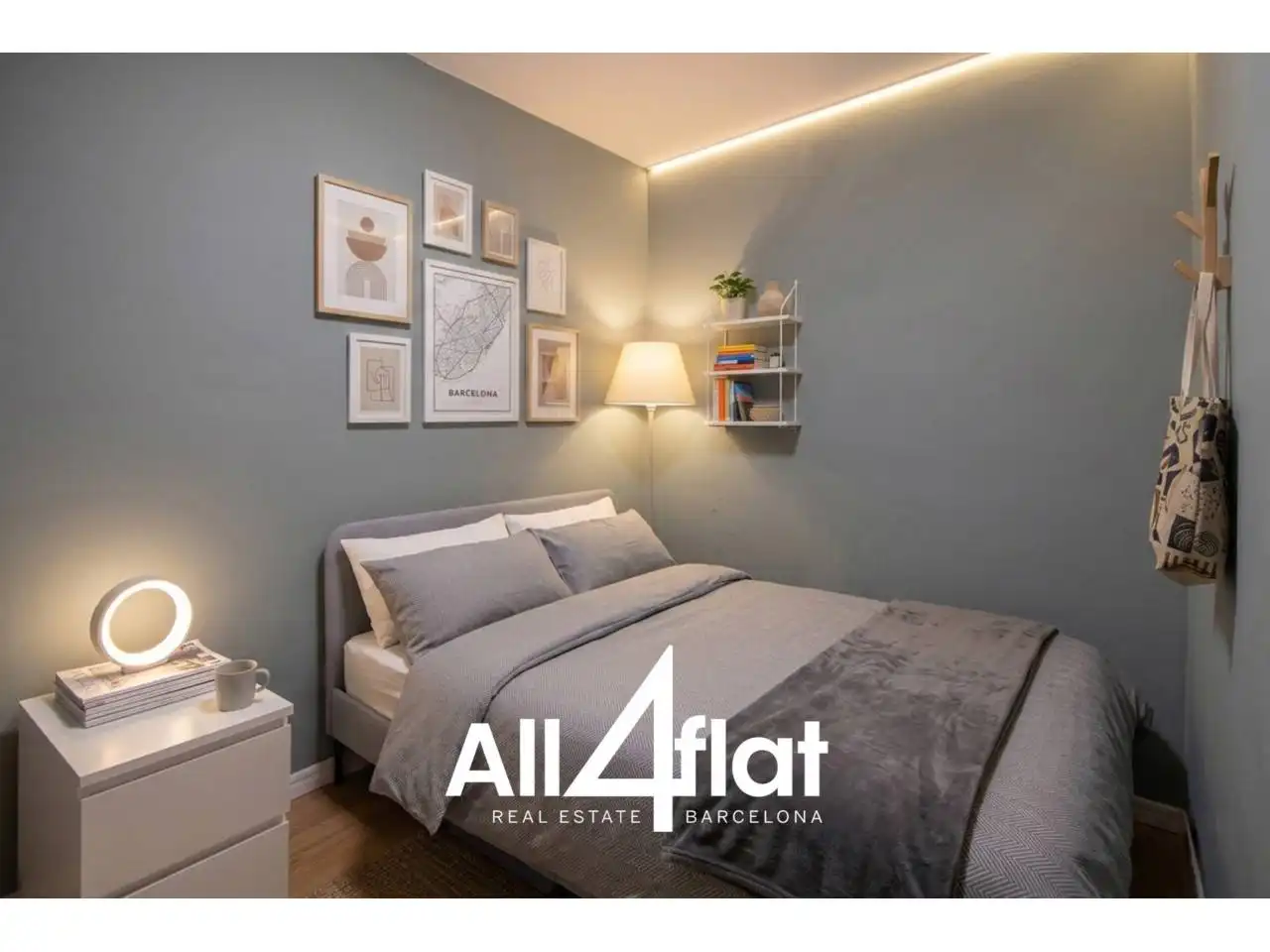 Bedroom of Apartments for sale in Barcelona  with Heating, Furnished and Balcony