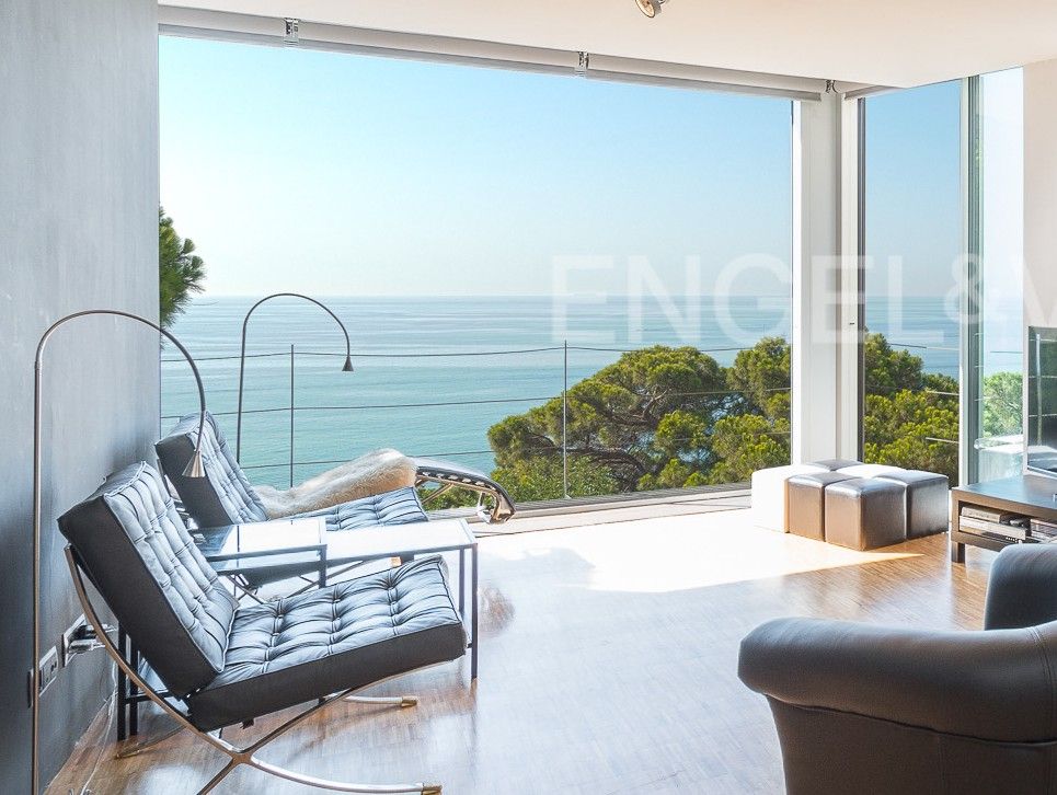 Sala d'estar de Casa o xalet en venda en Arenys de Mar amb Calefacció, Jardí privat i Parquet